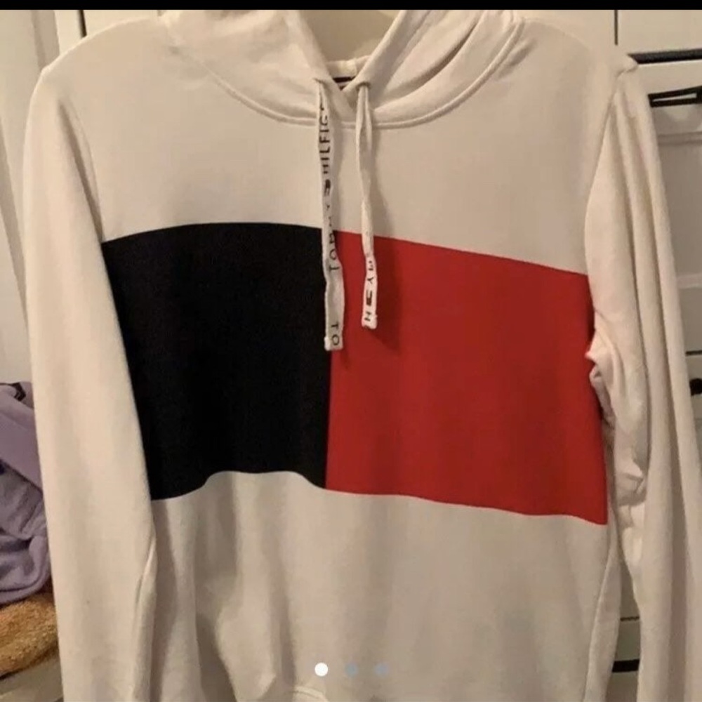 tommy hilfiger sweatshirt sz small